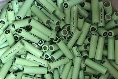 保定竞秀天能锂电池回收-高价铁锂电池回收